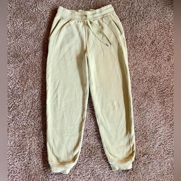 Lululemon Scuba Relaxed High-Rise Jogger - Picture 5 of 7